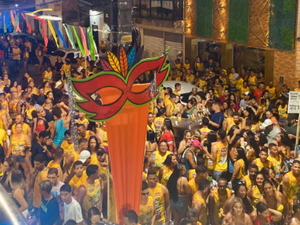 Multidão vai às ruas comemorar os 20 anos do Bloco do Jacaré em São Luís do Quitunde