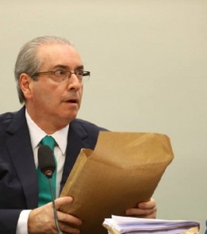 Parecer considera que Cunha mentiu sobre contas no exterior