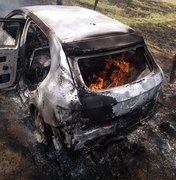 Corpo carbonizado é encontrado dentro de carro em chamas no Agreste