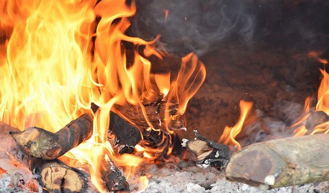 Entenda como proceder em caso de queimadura nas festas juninas