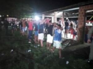 Polícia acaba com aglomeração em bar de Porto Calvo