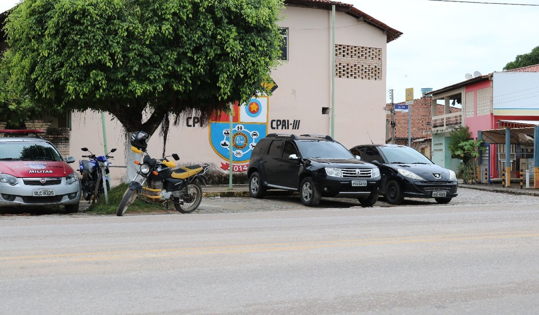 Jovem empina moto em Japaratinga e polícia apreende veículo