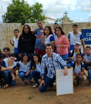 Aula de matemática em cemitério emociona estudantes da zona rural de Arapiraca