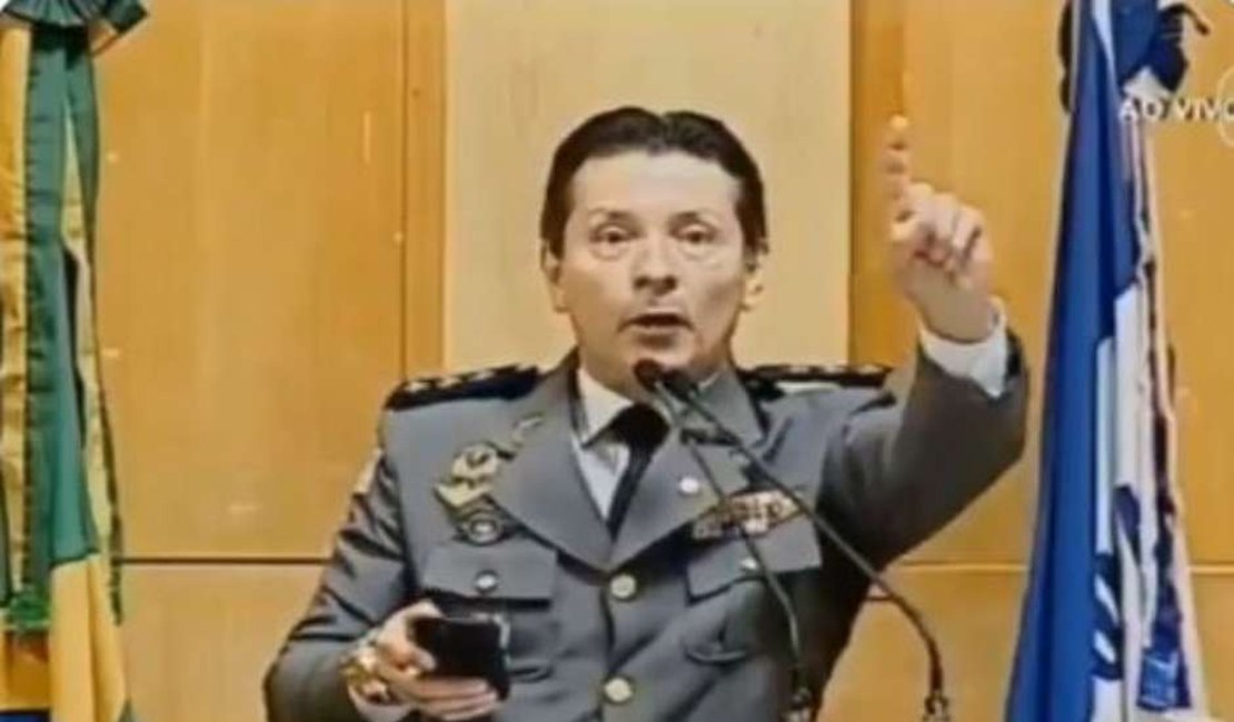 Deputado do PSL oferece R$ 10 mil para quem matar assassino