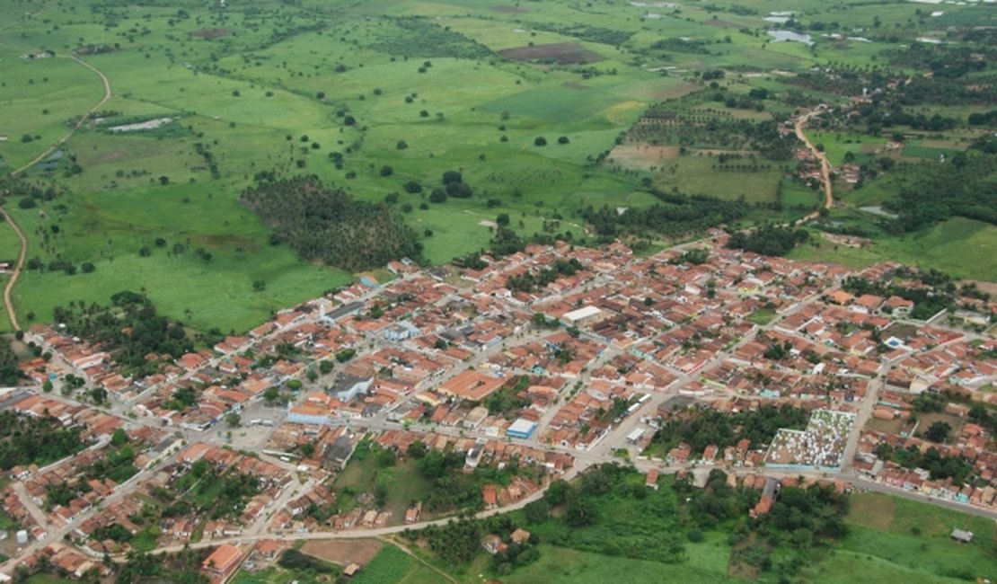 Quadrilha faz arratão em três casas da mesma família na zona rural de Feira Grande