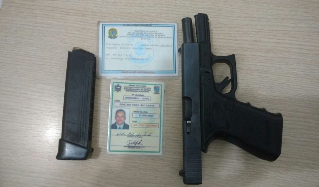 Polícia prende homem com pistola e 18 munições na parte alta de Maceió