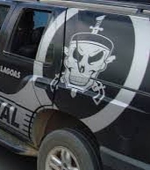 Criminosos armados invadem residência para roubar celulares em Arapiraca  