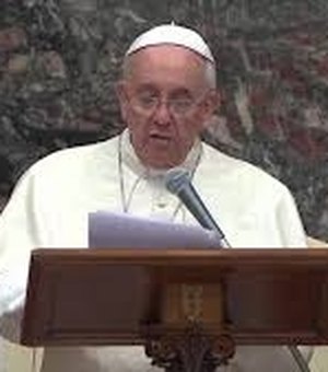 Papa condena terrorismo e reza por vítimas de ataque em Londres