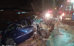 Acidente ocorreu na noite desta terça-feira(31) e  envolveu dois veículos
