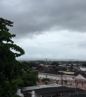 Aviso meteorológico alerta para chuva moderada no Litoral e na Zona da Mata