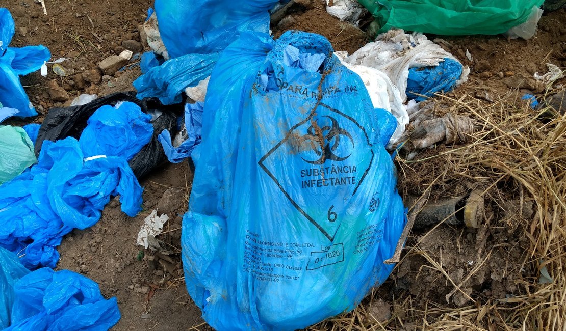 Lavanderia é autuada por descarte irregular de roupas contaminadas
