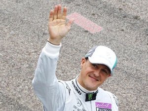 Michael Schumacher acorda do coma após acidente e deixa hospital na França