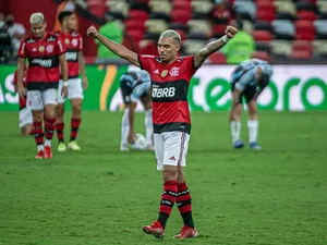 ‘Caso Matheuzinho’ marca novo capítulo de desacordos entre Corinthians e Flamengo no mercado