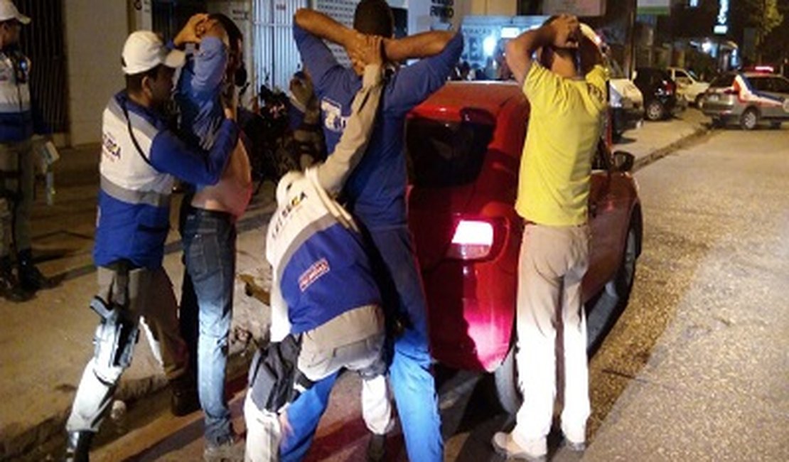 Lei Seca: mais de 25 condutores são multados por irregularidades em Viçosa