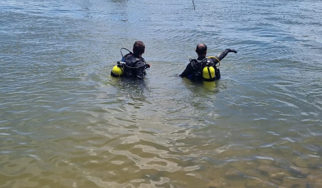 Buscas a adolescente desaparecida no rio São Francisco continuam com mergulhadores