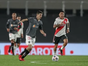 Vitória do Atlético-MG sobre o River impressiona jornalista argentino: 'Uma espécie de PSG sul-americano'