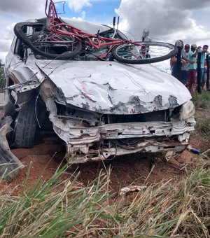  Colisão entre carro e bicicleta deixa vítima fatal em Lagoa da Canoa