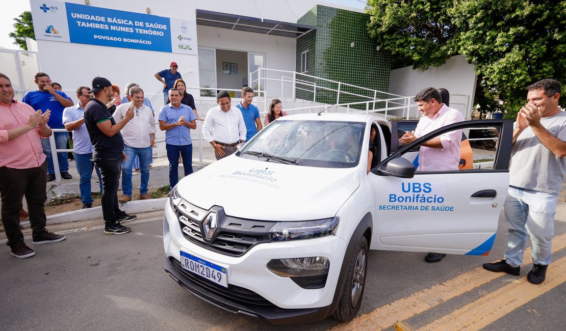 Júlio Cezar e secretário de Saúde entregam revitalização e novo veículo na UBS Bonifácio