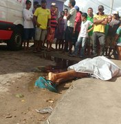 Adolescente é assassinado com tiros na cabeça na frente de bar, em Arapiraca