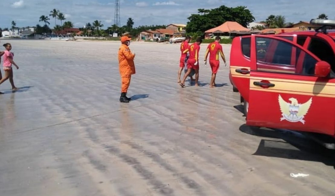 Bombeiros retomam buscas por mulher desaparecida no mar de Maragogi