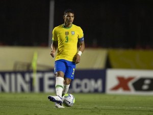 Em entrevista, Thiago Silva cita relação com Ibrahimovic: 'Falo frequentemente com ele'