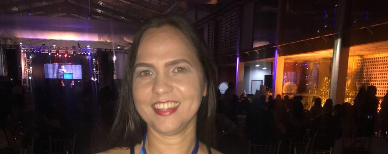 Professora de Teotônio Vilela, Neumira Santos, recebe Medalha Escola 10 na Capital Alagoana