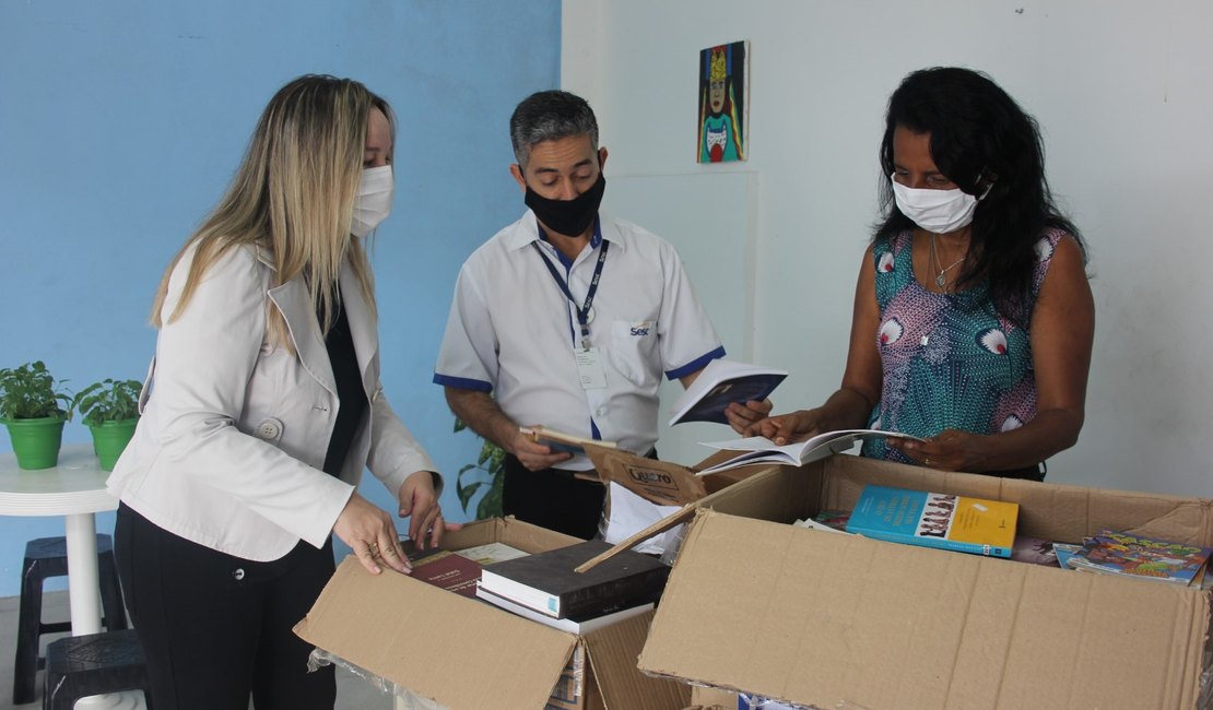 Unidades de Internação recebem mais de 200 livros do Sesc Alagoas