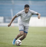 Giva Santos avalia início de temporada do CSA