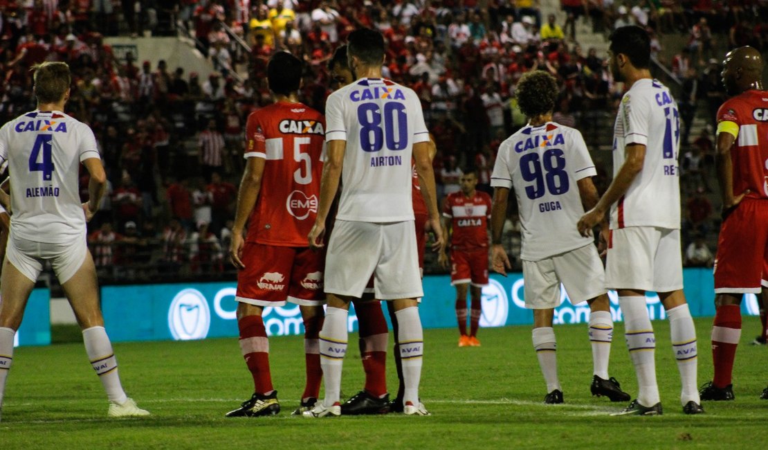 No Estádio Rei Pelé, CRB é goleado pelo Avaí-SC por 4x0