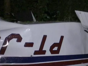 Avião de pequeno porte cai e deixa três mortos em Cascavel (PR)