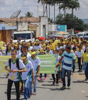Em Girau do Ponciano, caminhada chama atenção para valorização da vida