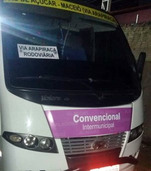 SMTT recolhe veículo de transporte irregular em São Miguel dos Campos