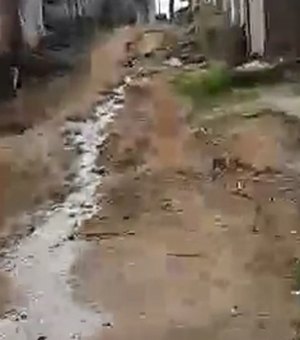 [Vídeo] Moradores denunciam falta de saneamento e infraestrutura em bairro de Arapiraca