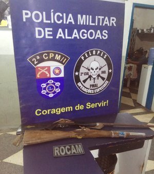 Polícia apreende espingardas e cocaína em residência da parte alta de Maceió 