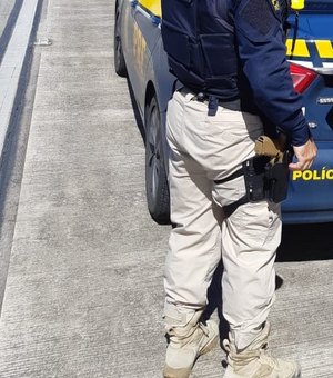 Motorista sem habilitação é preso pela PRF em Porto Real do Colégio