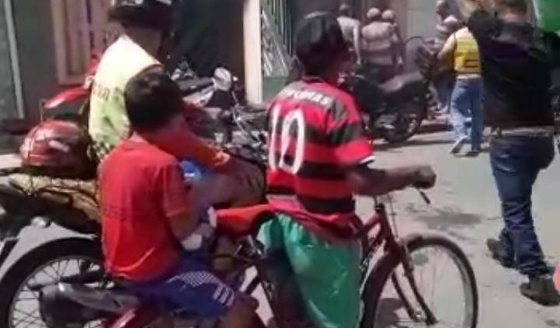 Homem provoca incêndio na casa dos próprios pais com eles dentro, em Palmeira dos Indios