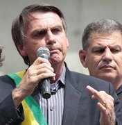 Bolsonaro aposta em redes sociais para vencer 'campanha tradicional'