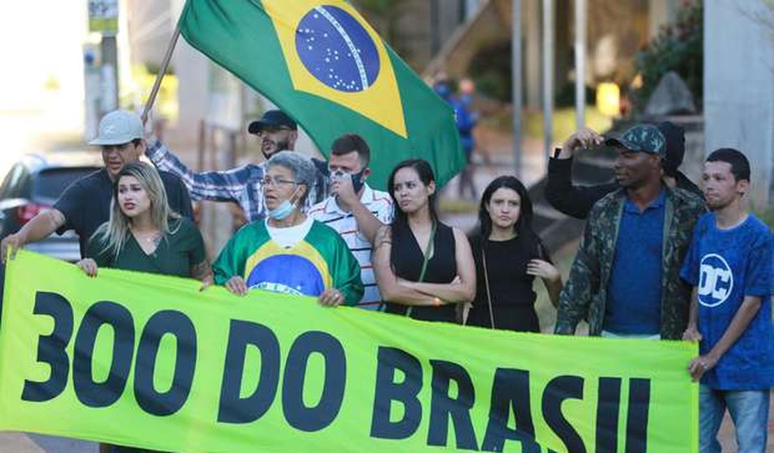 Operação desmonta acampamento pró-Bolsonaro '300 do Brasil'