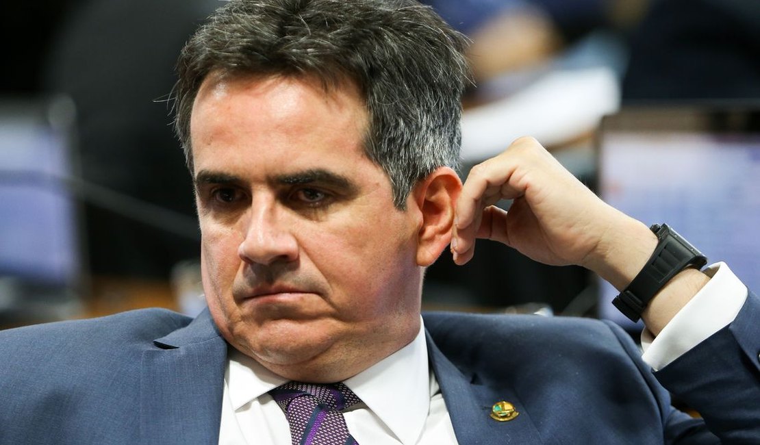 Operação da Polícia Federal mira senador Ciro Nogueira