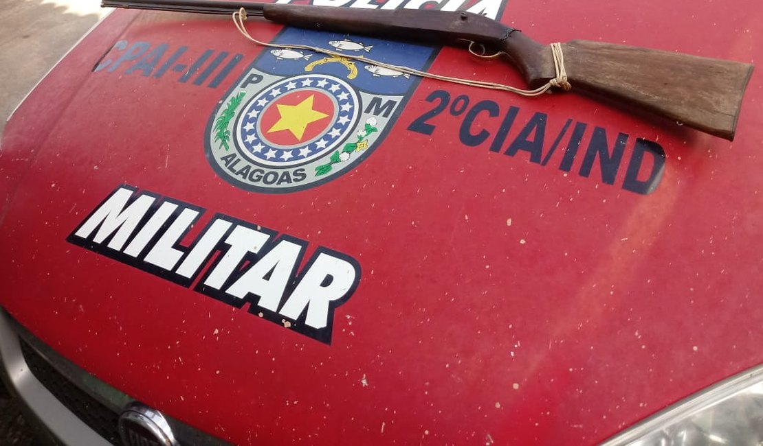 Espingarda é apreendida pela polícia em fazenda de Joaquim Gomes