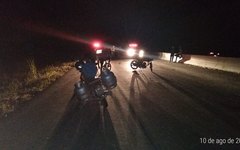 Motocicleta que transportava gás de cozinha colide em via interditada pelo DER