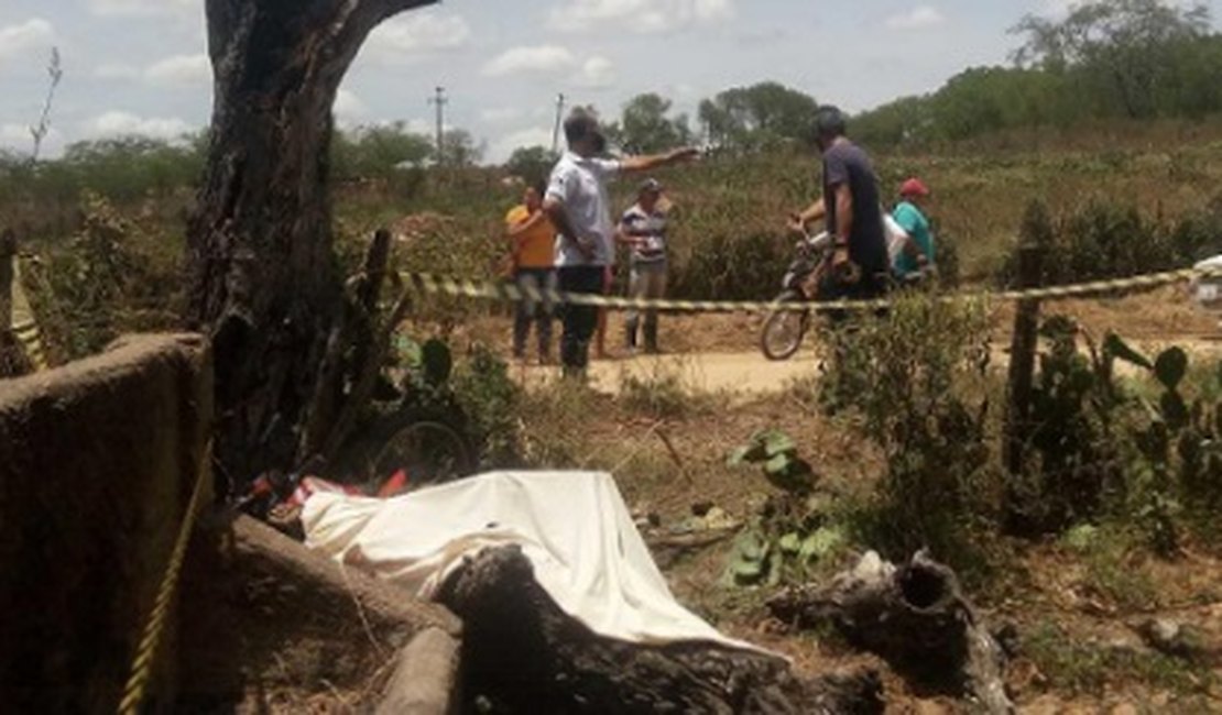 Motociclista morre após colidir com árvore na zona rural de Batalha