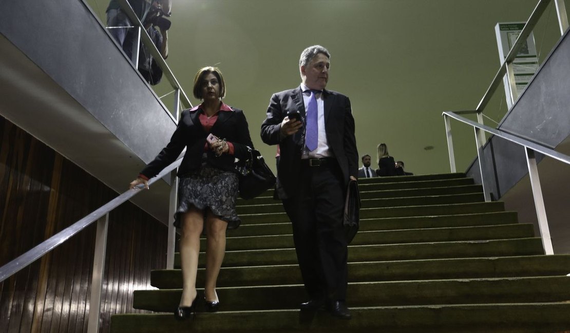 MP prende Garotinho e Rosinha, ex-governadores do Rio