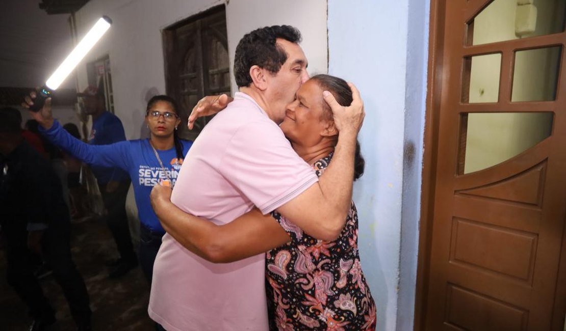 Moradores da Vila São José abrem as portas para abraçar Severino Pessoa