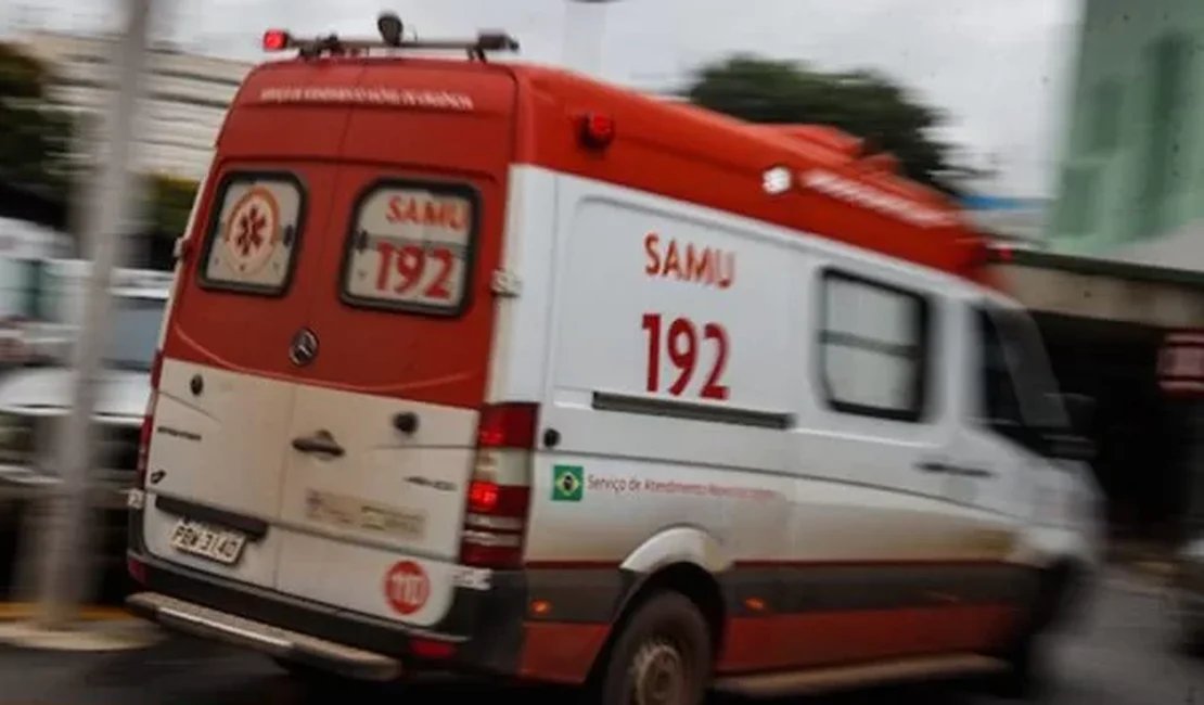 Colisão entre carro e moto deixa feridos em São Luís do Quitunde