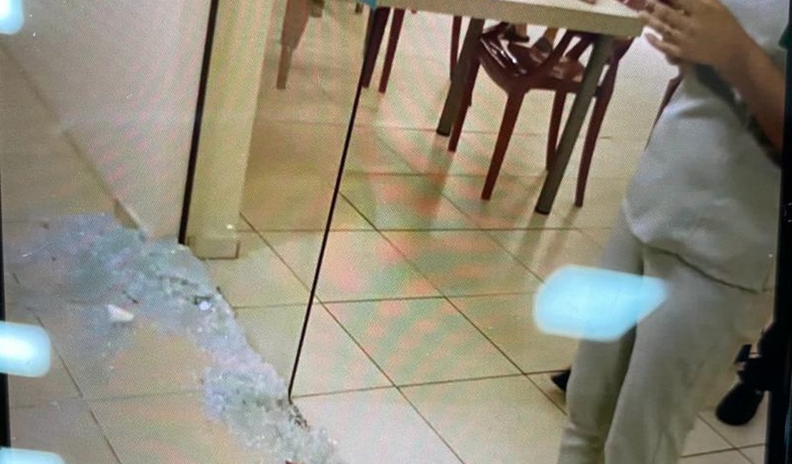 [Vídeo] Torcedores do CSA quebram hotel em Arapiraca em protesto contra o time
