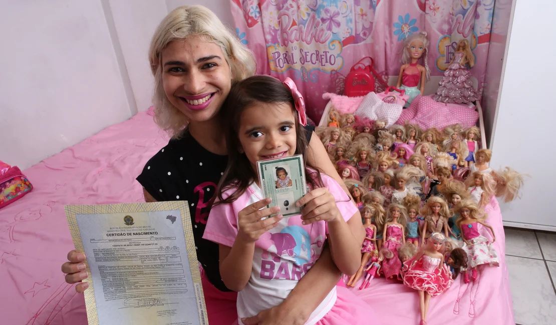 Em Santos, mãe registra filha com nome de Barbie; segundo filho quase se chama Ken