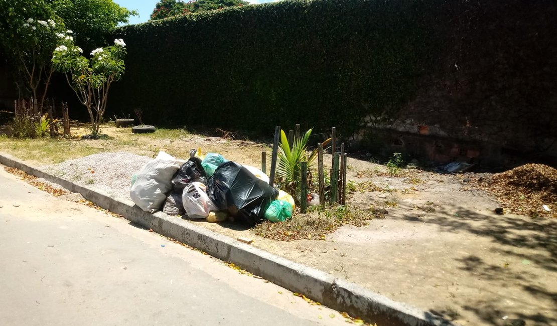 Moradores do bairro Canaã relatam de atraso de coleta de lixo