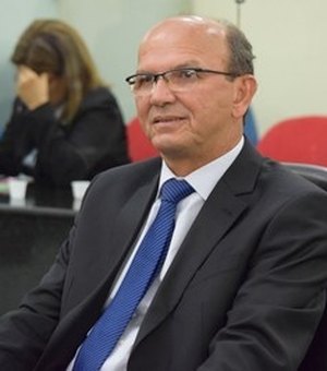 Cícero Cavalcante reassume mandato após licença de Sérgio Toledo
