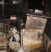 Incêndio em casa destrói móveis e veículo em Maragogi